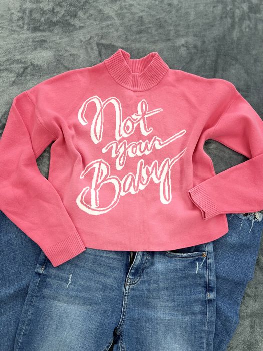 Розово пуловерче