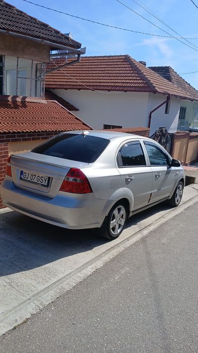 Vând sau schimb Chevrolet aveo