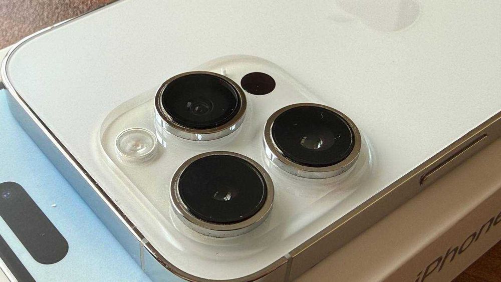 iPhone 14 Pro бял