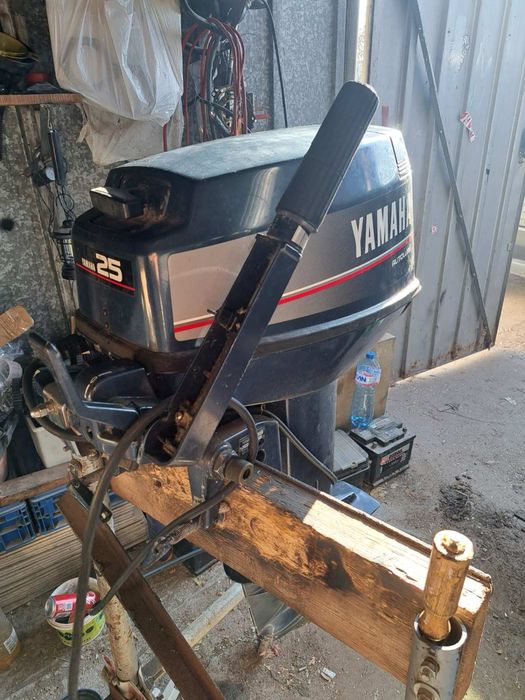 Извънбордов двигател Ямаха 25 коня