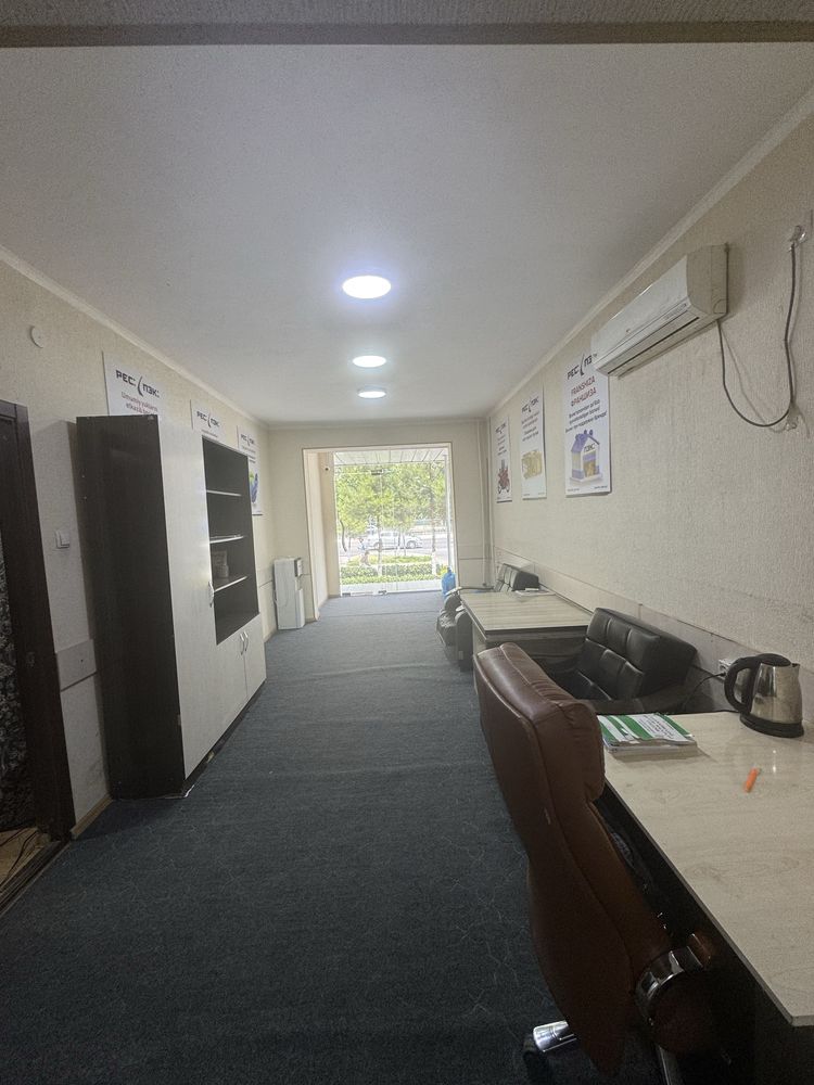 Навои шахар марказида офис ижарага берилади