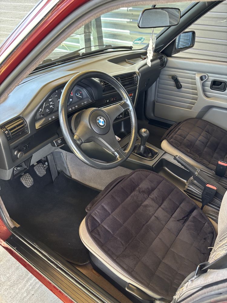 BMW E30 sedan 318i 1991