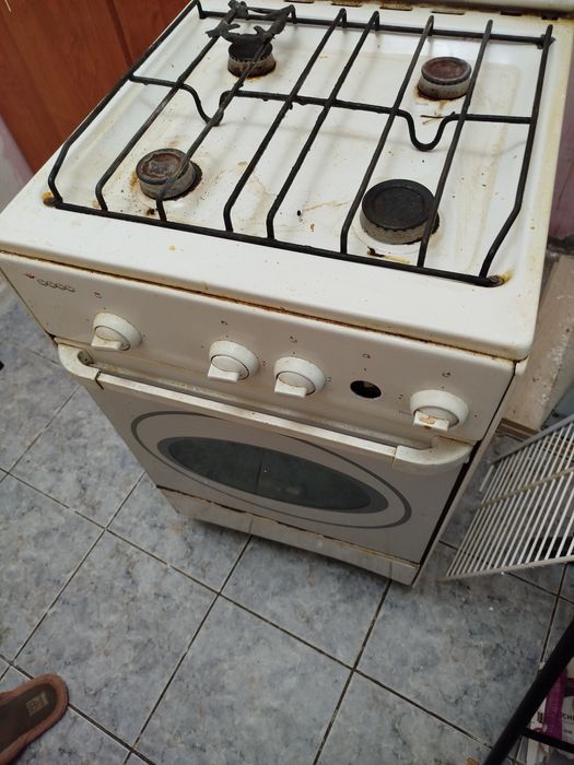 Продам газ плиту