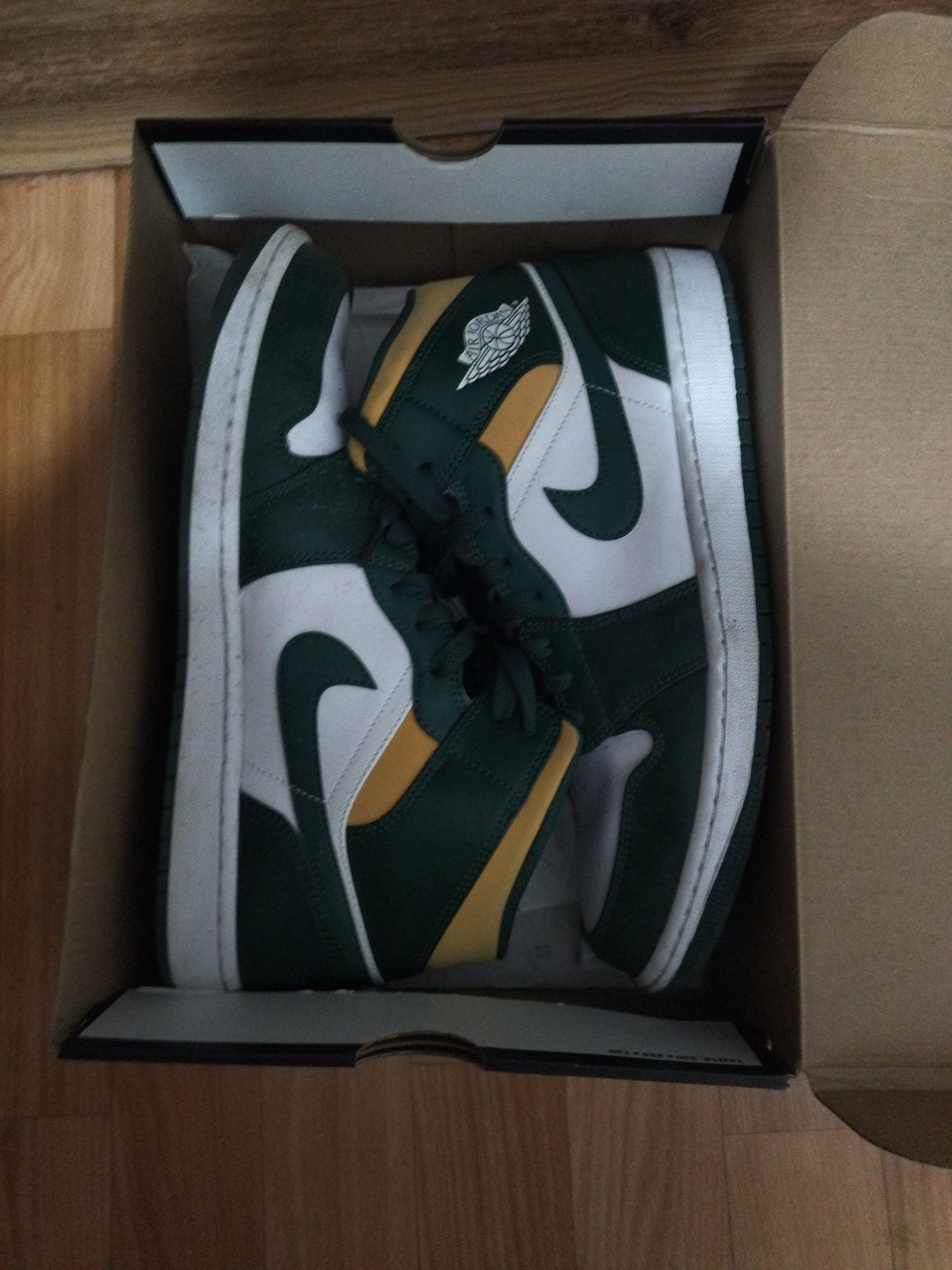 Nike Air Jordan 1 Mid кецове (чисто нови)