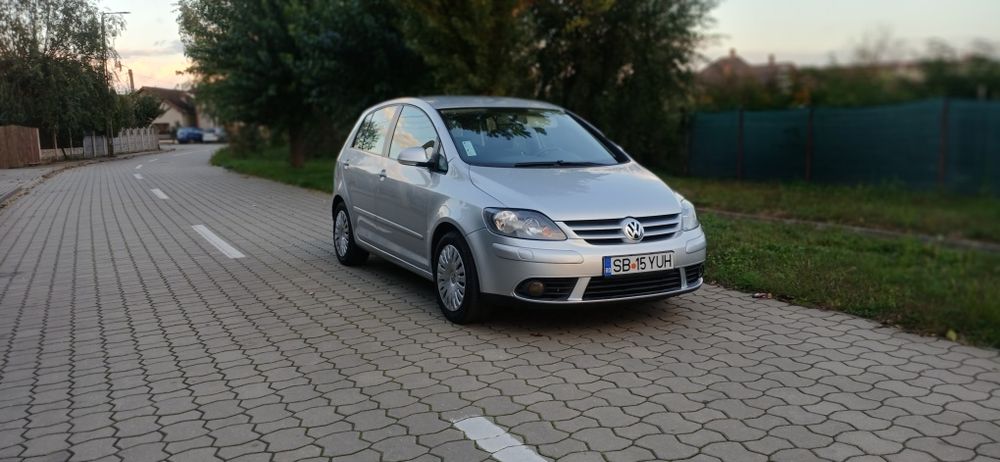 Vw Golf 5 plus motor 1.4 benzina an 2008 acte la zii