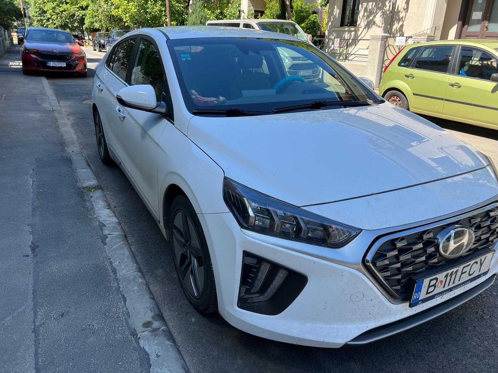 Vând Hyundai hybrid