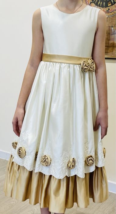 Продам платье б/у