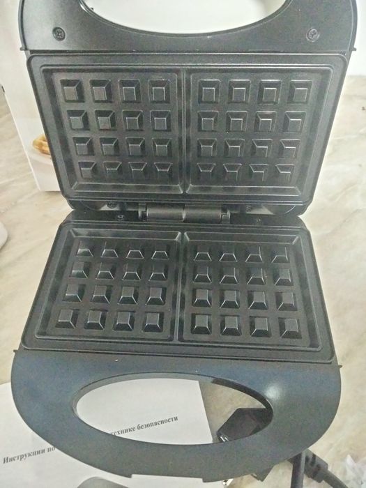 Продаю Вафельницу