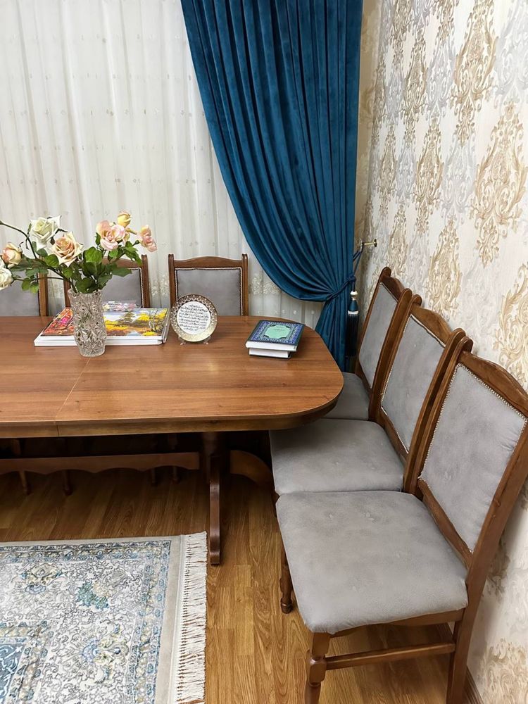 Продается стол стулья