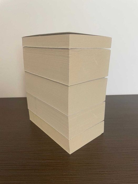 Seria acotar regatul spinilor si al trandafirilor sarah j maas