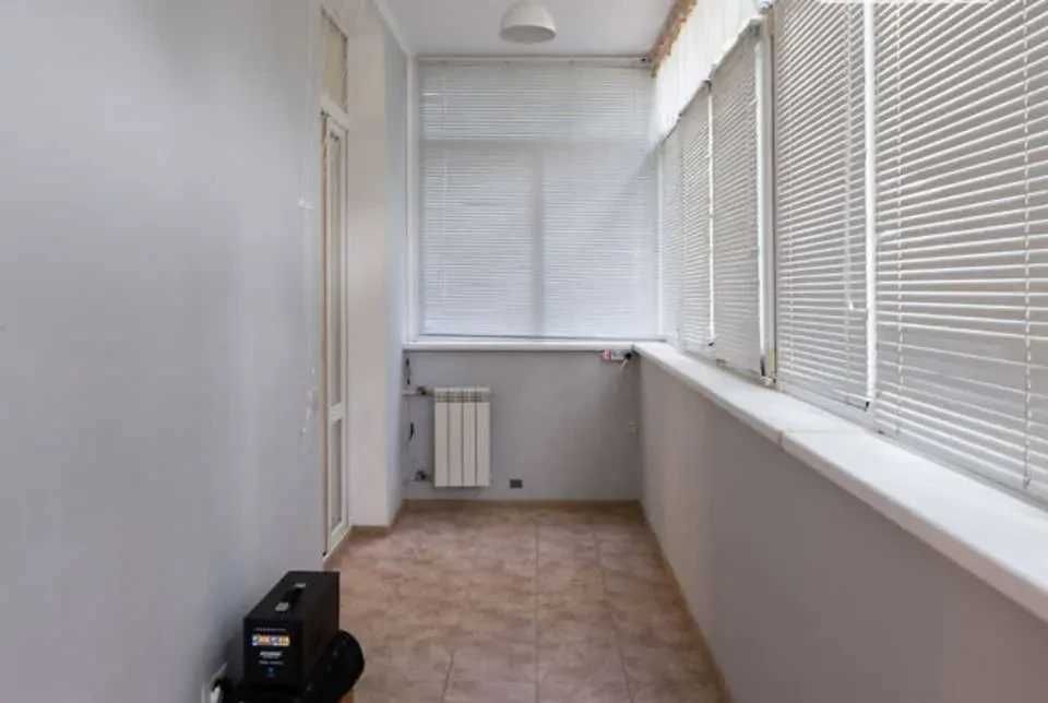 Дава се под наем Двустаен апартамент в София, Център - 65 кв.м за 418.2 € - Снимка #3