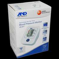 Monitor de tensiune arterială A&D Medical cu manșetă  UA-611