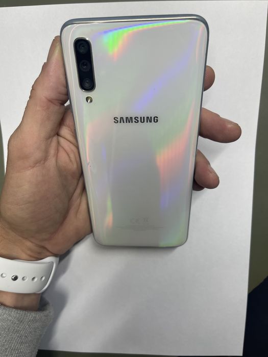 Samsung Galaxy A70 White