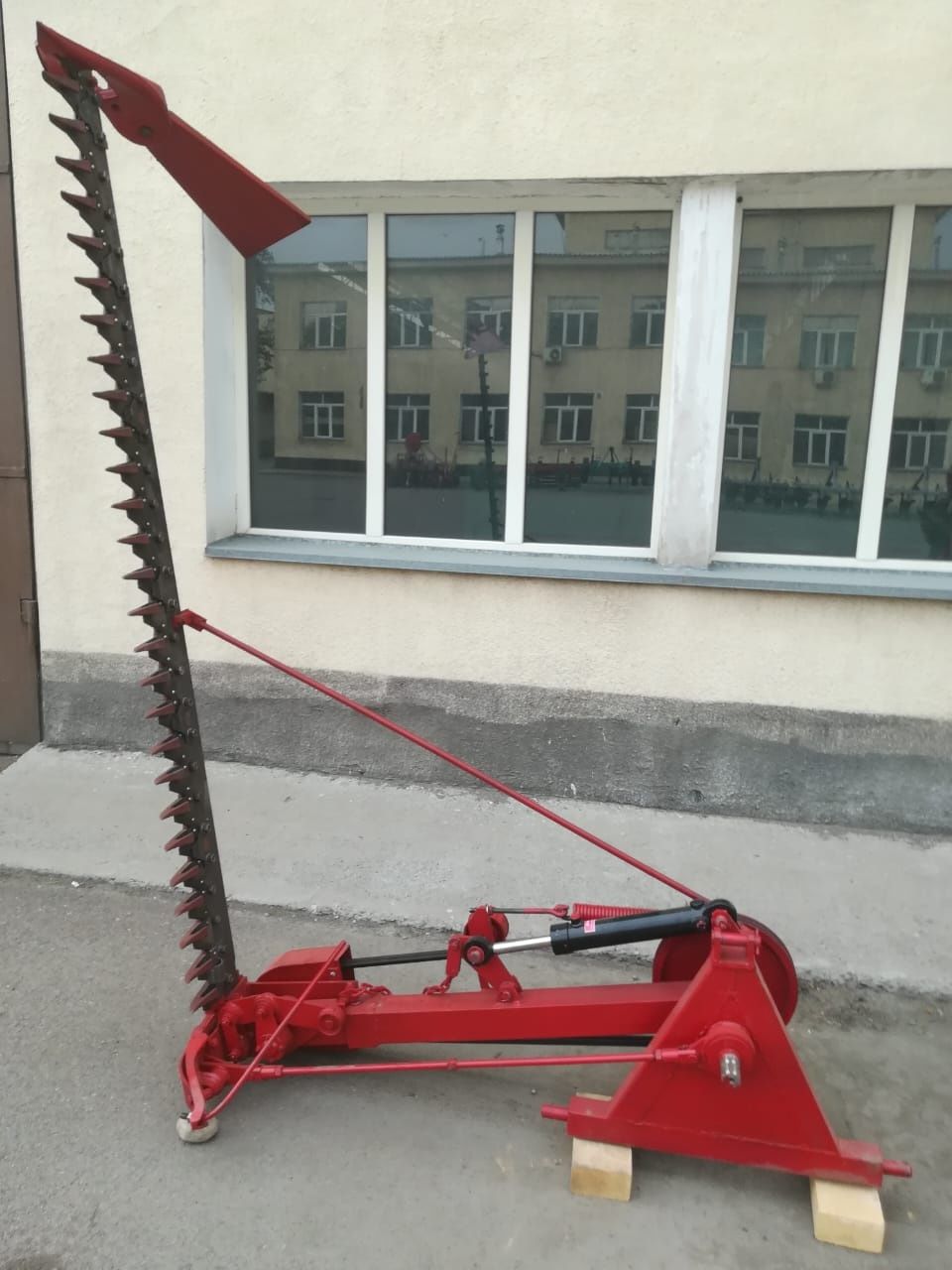 Продам косилку однобрусную сегментно-пальцевую КН-2,1А