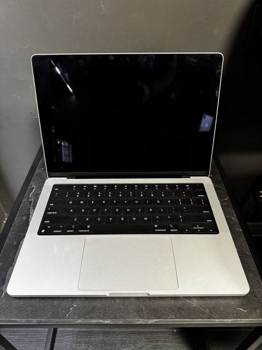 Apple Macbook Pro M4 14’