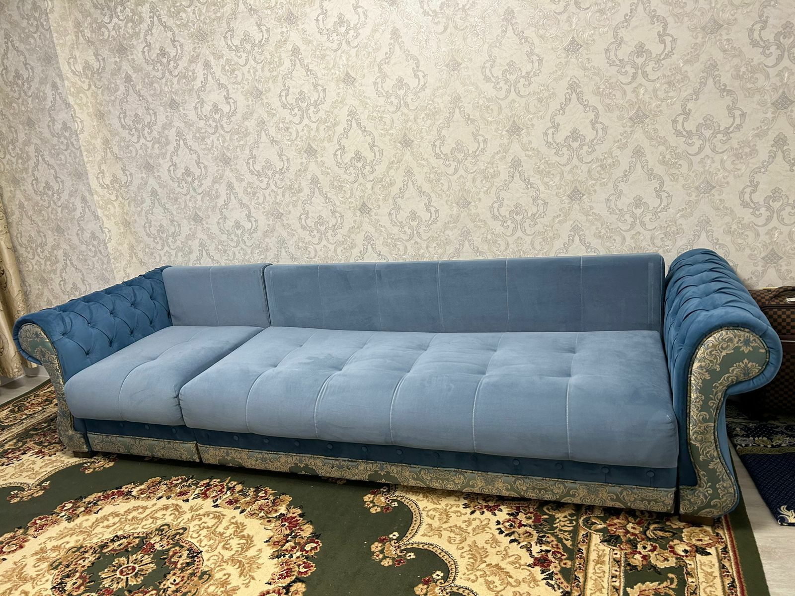 Продам диван "Аладдин", длина 3 м