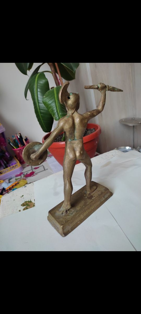 Statueta luptător din bronz