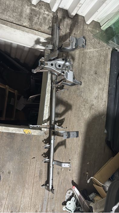 Усилитель торпеды тойота ярис седан хэтчбек 2007 камри 50-55