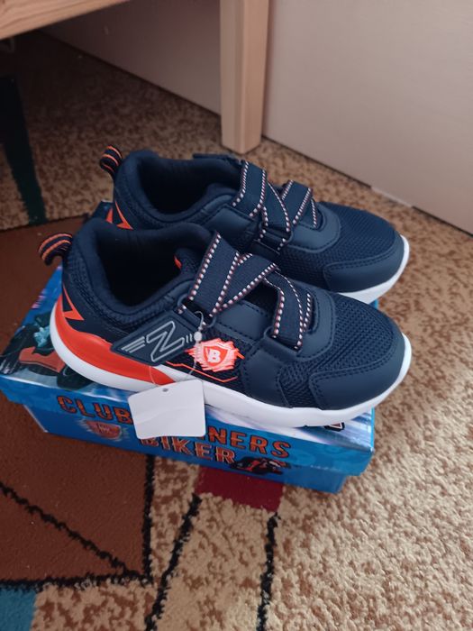 Кроссовки для мальчиков НОВЫЙ