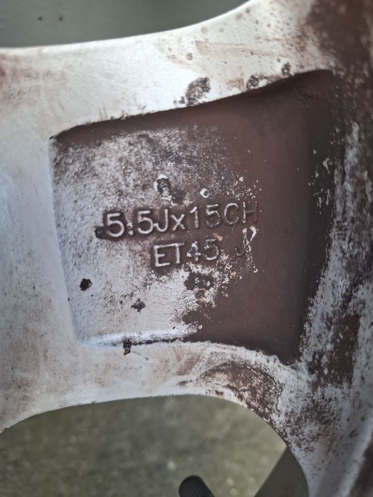 Оригинални алуминиеви джанти за Тойота Ярис и Корола 4×100/15" 5.5J ET