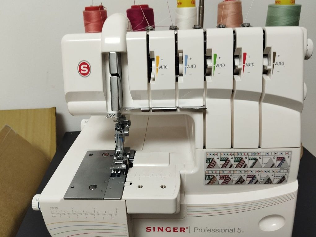 Masina de cusut profesional