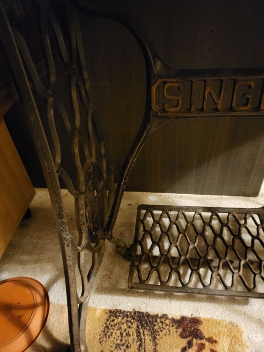 Masina de cusut Singer