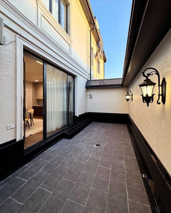 Продажа новый Евро Дом Таунхаус на Саламатина 1.3 сот 3 уровня

Локаци