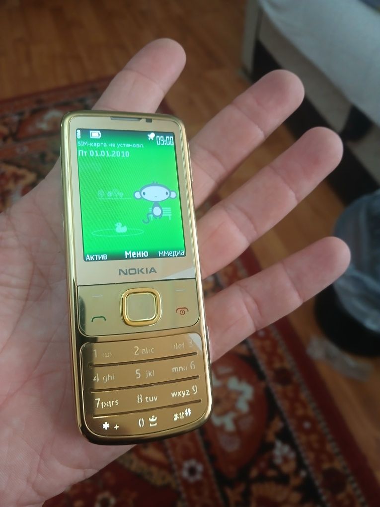 Nokia 6700 klassik Original , chexol bonus