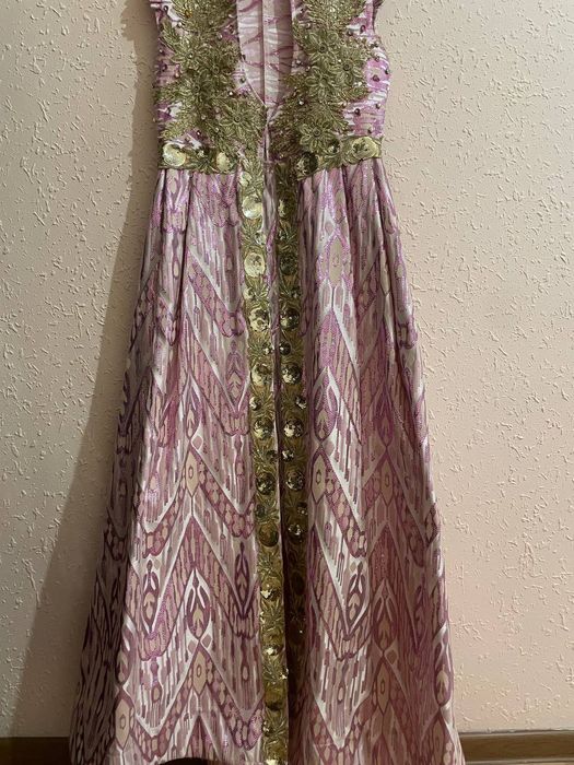 Продам платье для невестки. Kelin uchun koyne sotiladi ideal