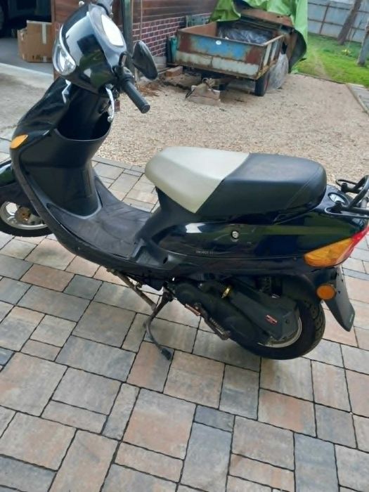 Scuter pe benzina in 4timpi 50cc