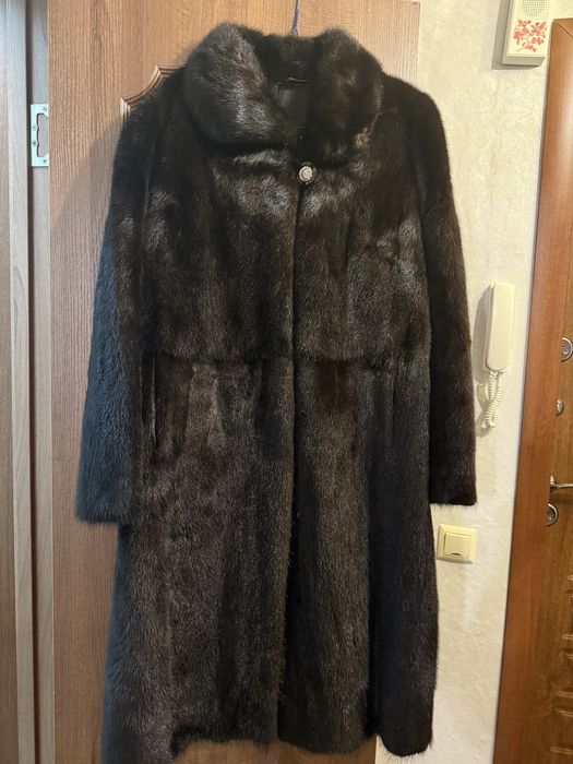 Продам норковую шубу 54 размер , состояние идеальное , не их кусков