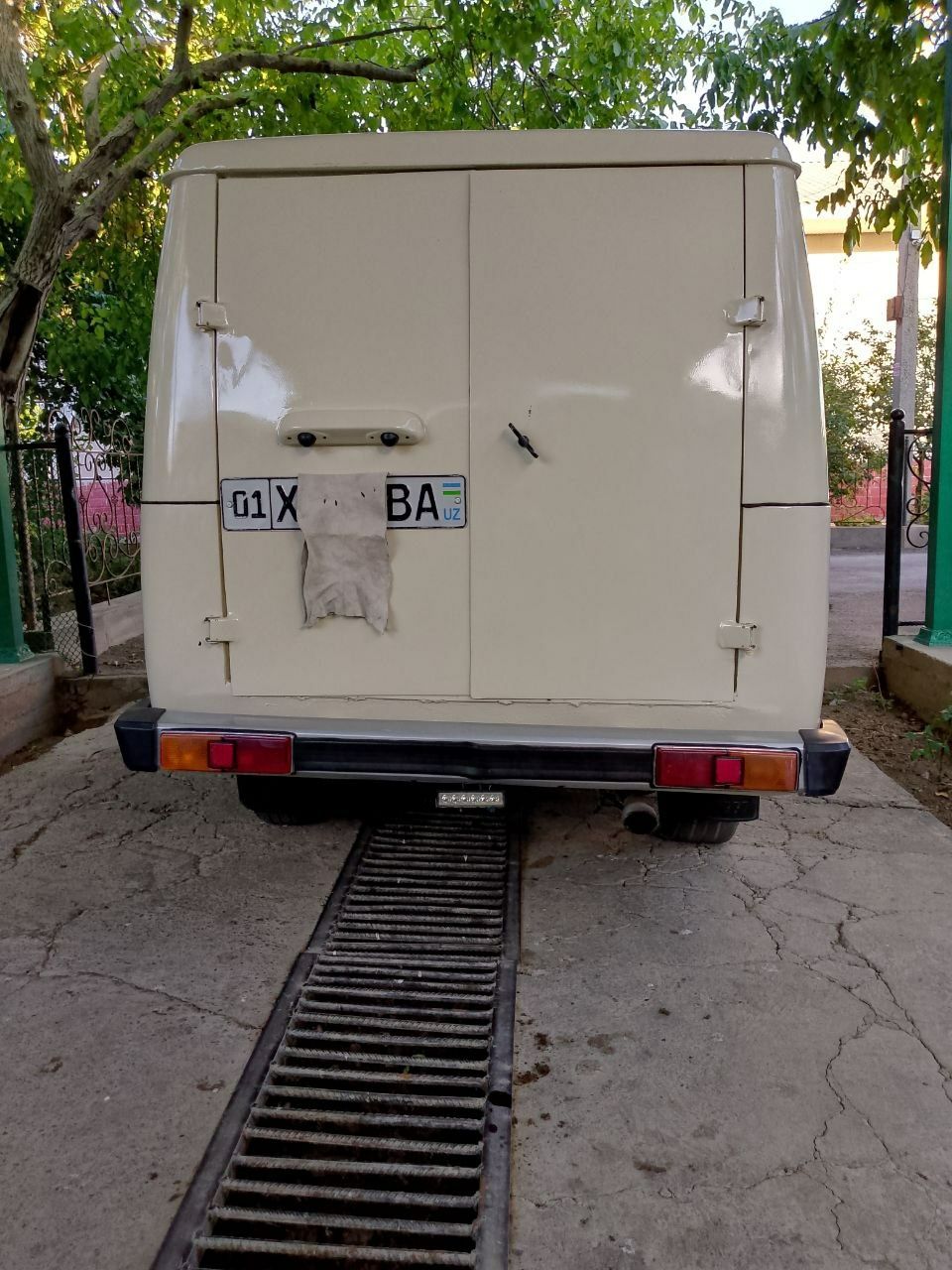 Москвич ИЖ перашкавоз сотилади