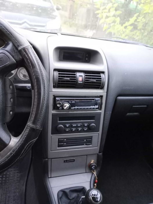 Продавам Opel Astra 1.6