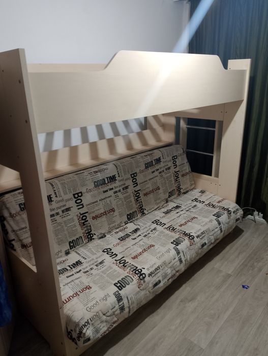 Продам двухярусную кровать