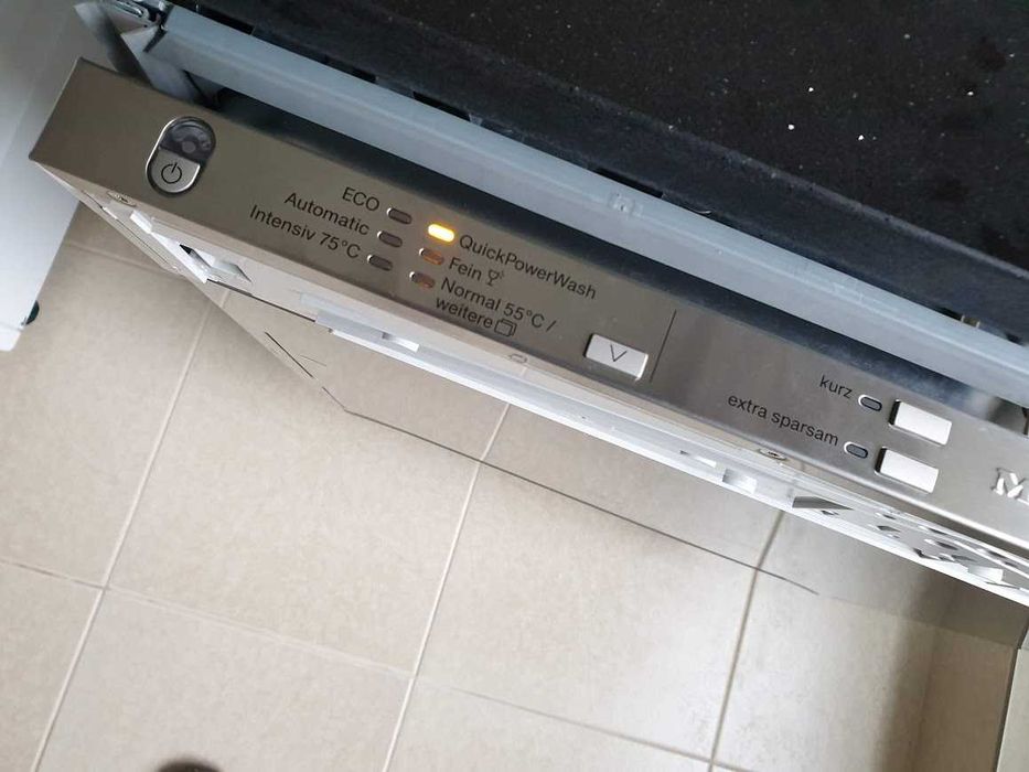 XXL Съдомиялна Miele - Auto Open - 14 Комплекта - Пълно Вграждане 60см