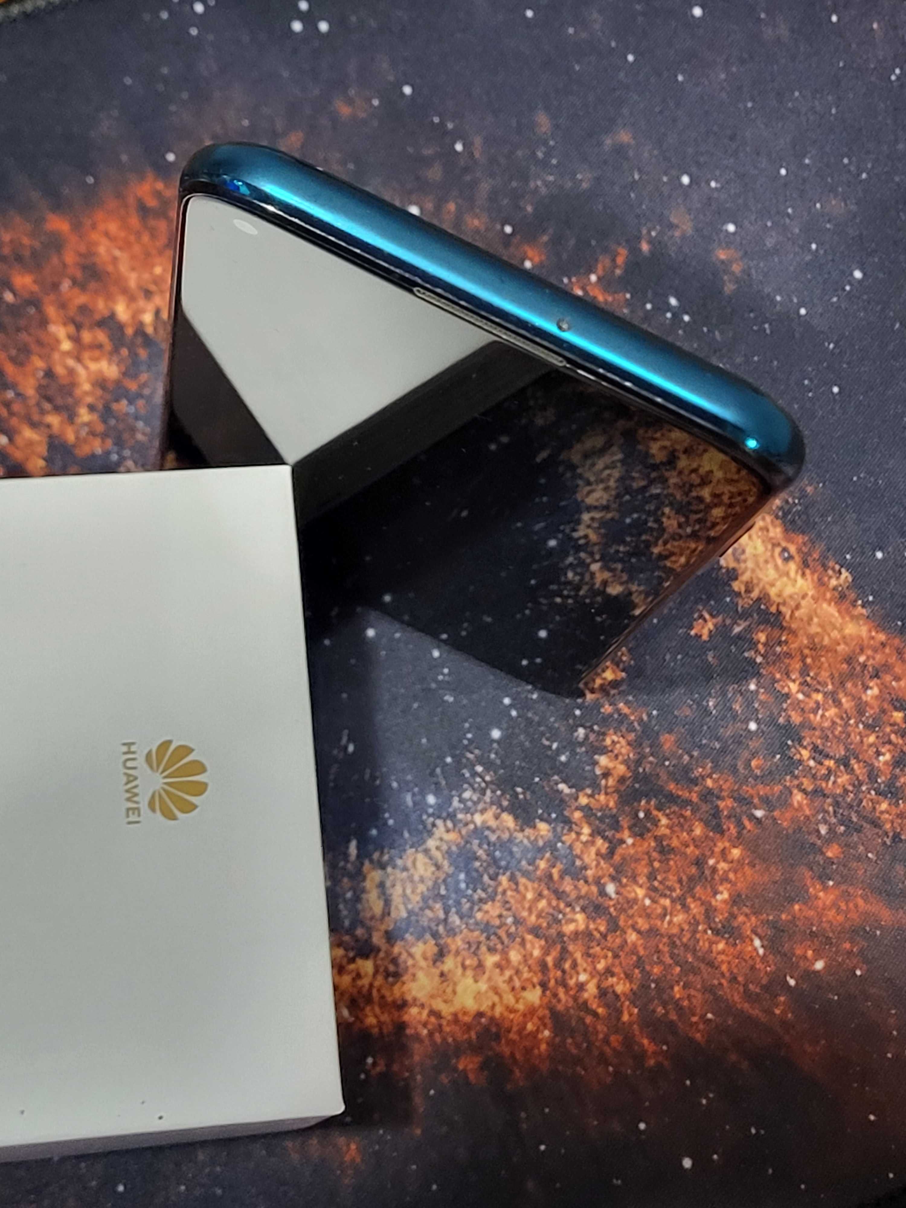 Продавам Huawei P40 Lite