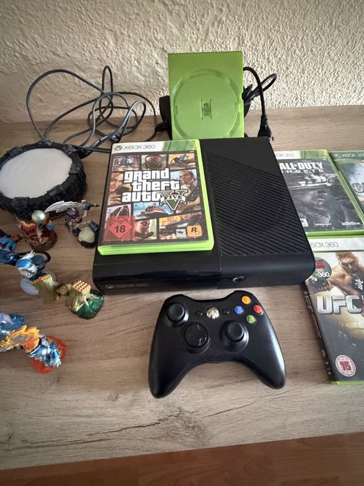Xbox 360 s Бартер  9 игри + 5 вградени 12 фигурки портал GTA 5 forza