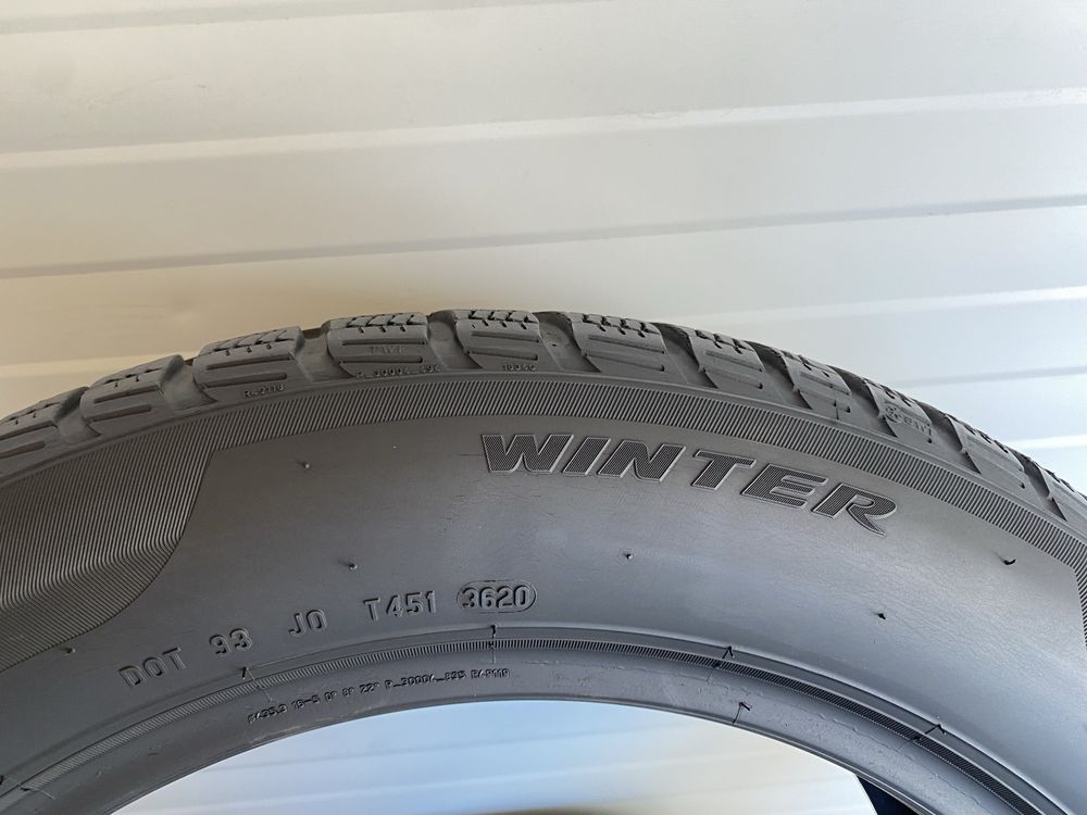 2бр зимни гуми 215/55/17/Pirelli sottozero3/dot3620/5.6мм грайпфер