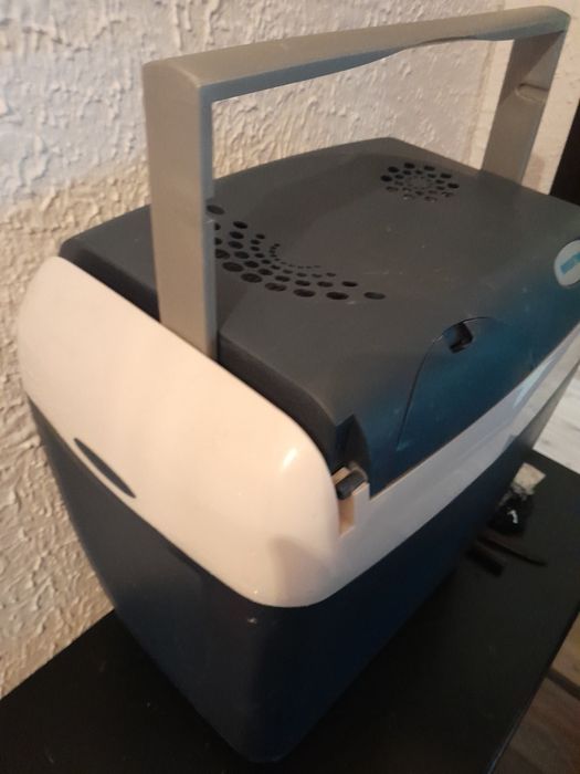 Електрическа хладилна чанта MOBICOOL