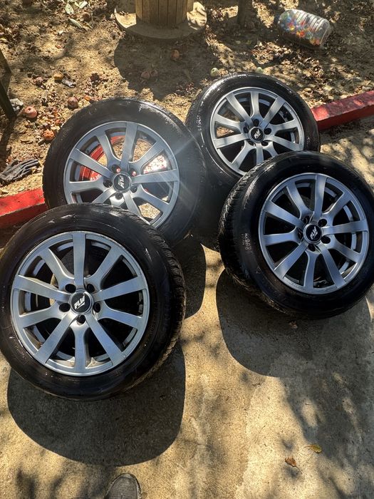 Volvo V40. Алуминиеви джанти 16 сола, нов внос!