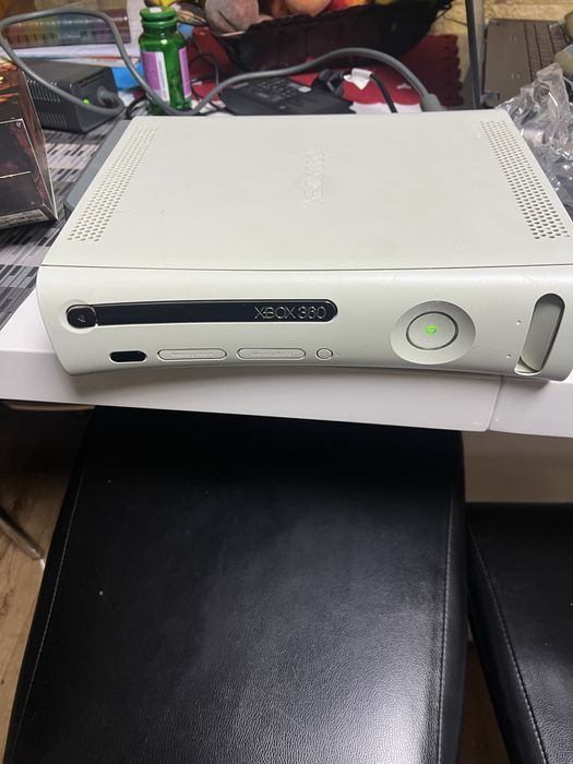 Vand consola Xbox 360