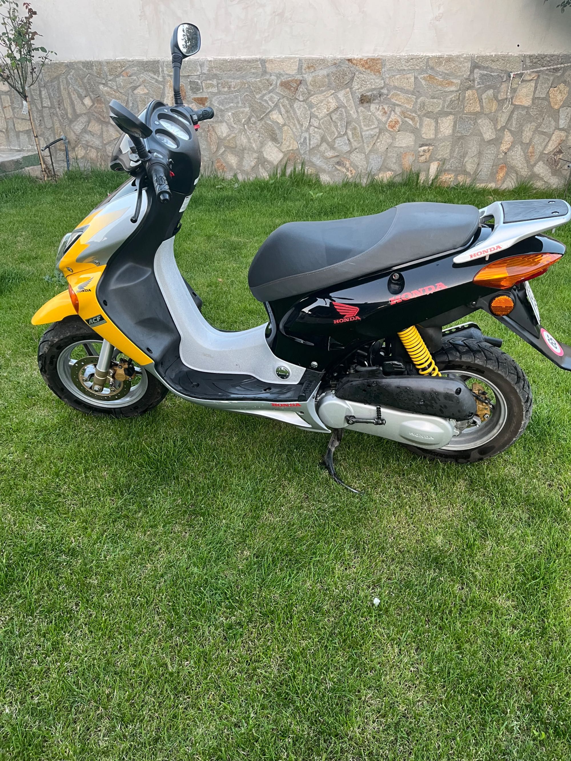 Скутер HONDA SZX 50 X с регистрация