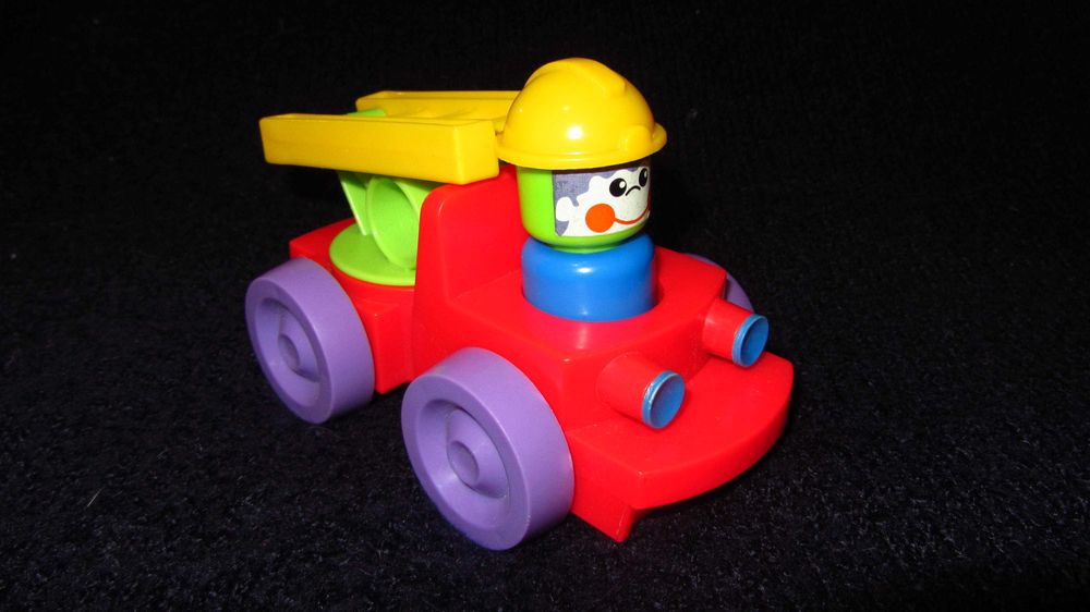 Mega bloks 15 части и човече, камион пожарна Fun time