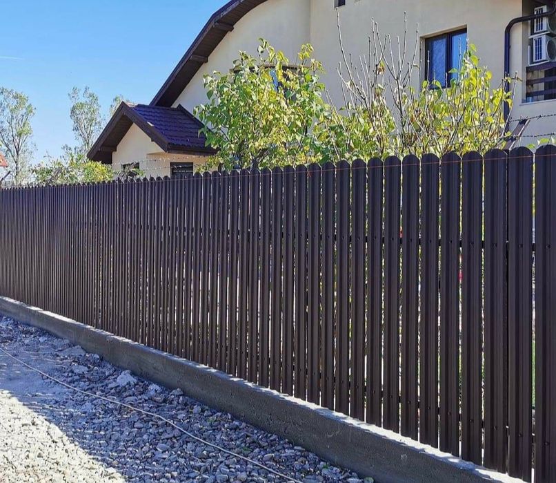 Construim garduri și porți la comanda clientului