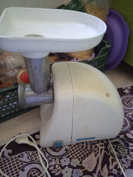 Мясорубка электрическая