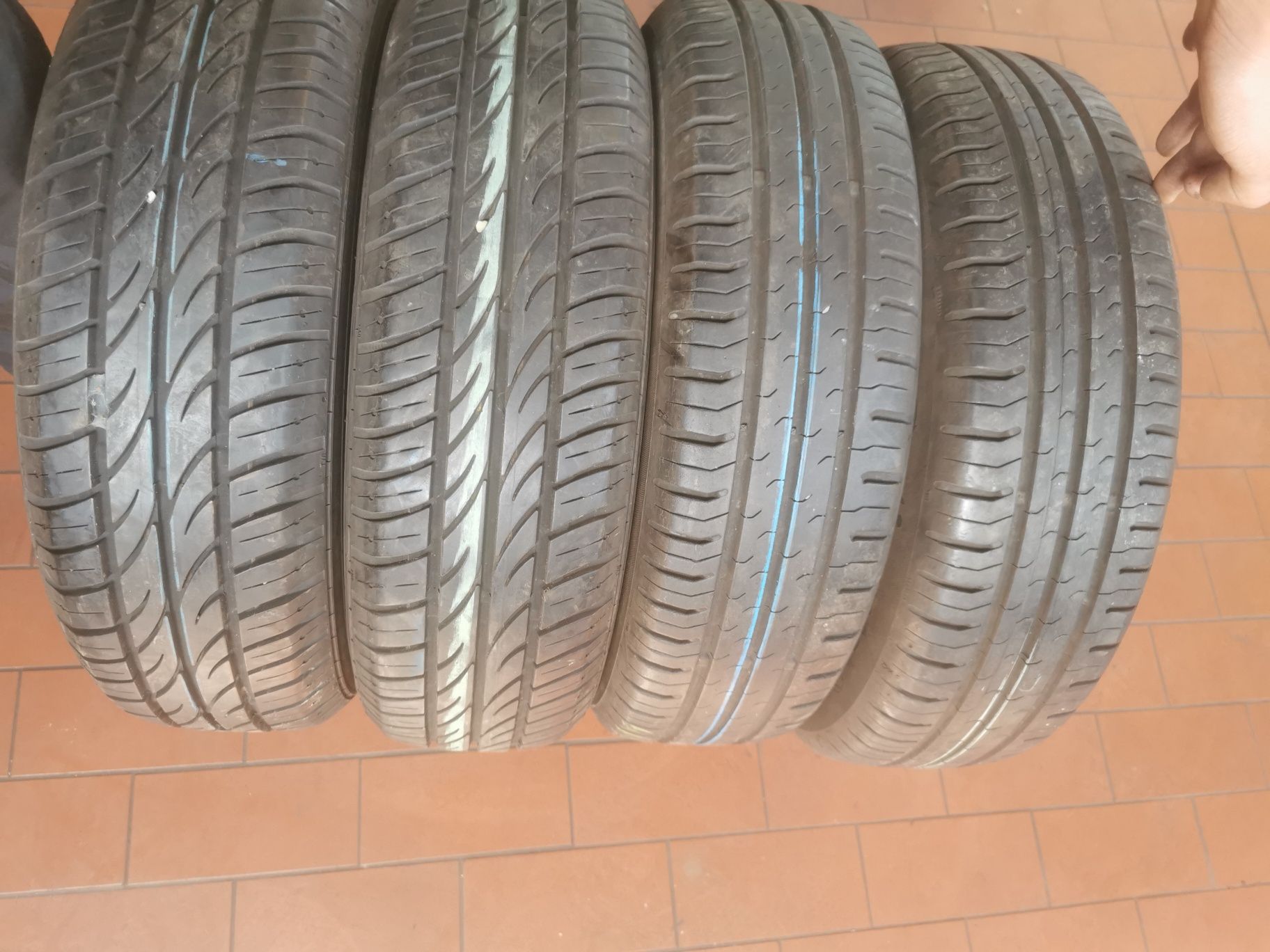 Vând anvelope vara 165/70 R14