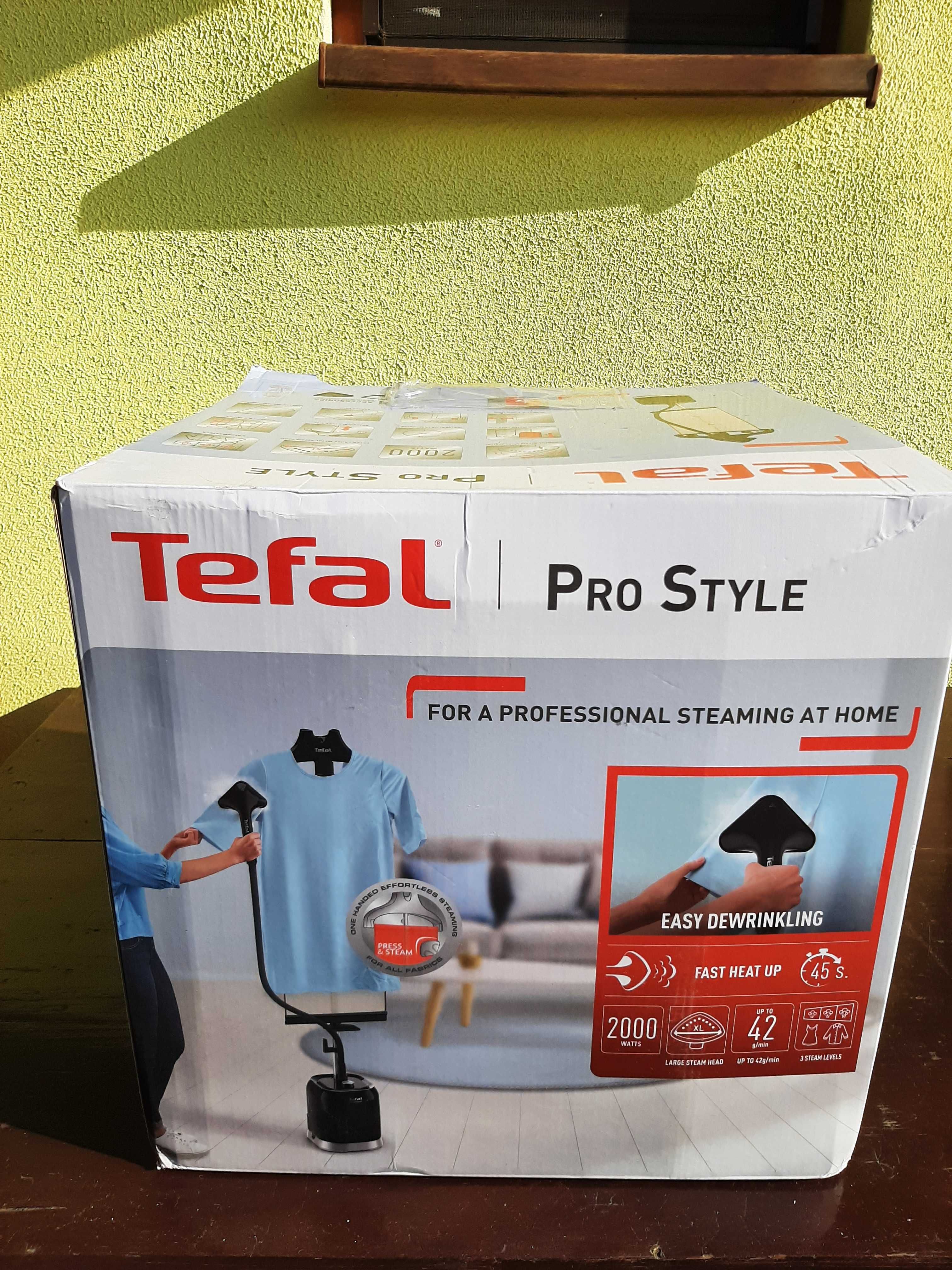 Vând aparat de călcat cu aburi vertical Tefal