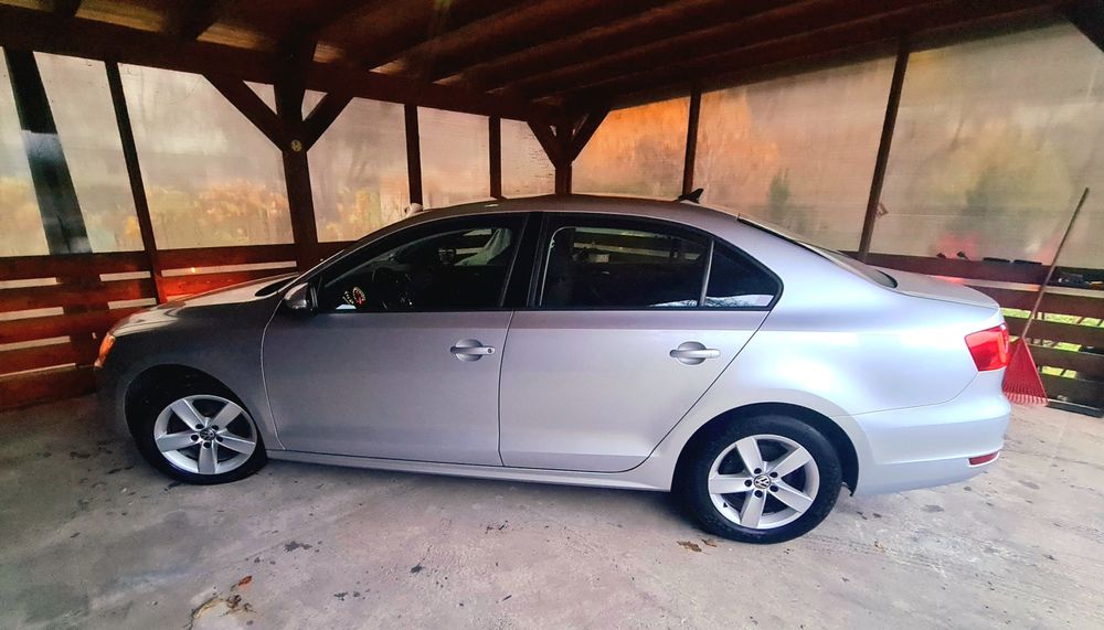 VW JETTA 1.6 TDI , an 2011/ 11, clima/navi/Senzori