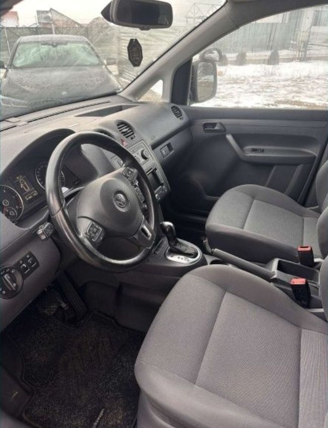 Vw caddy an 2011 motor 1.6 diesel cutie automata dsg . Adusa in 2024 d