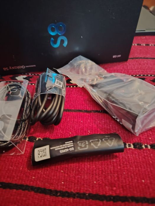 vând samsung s8 la cutie